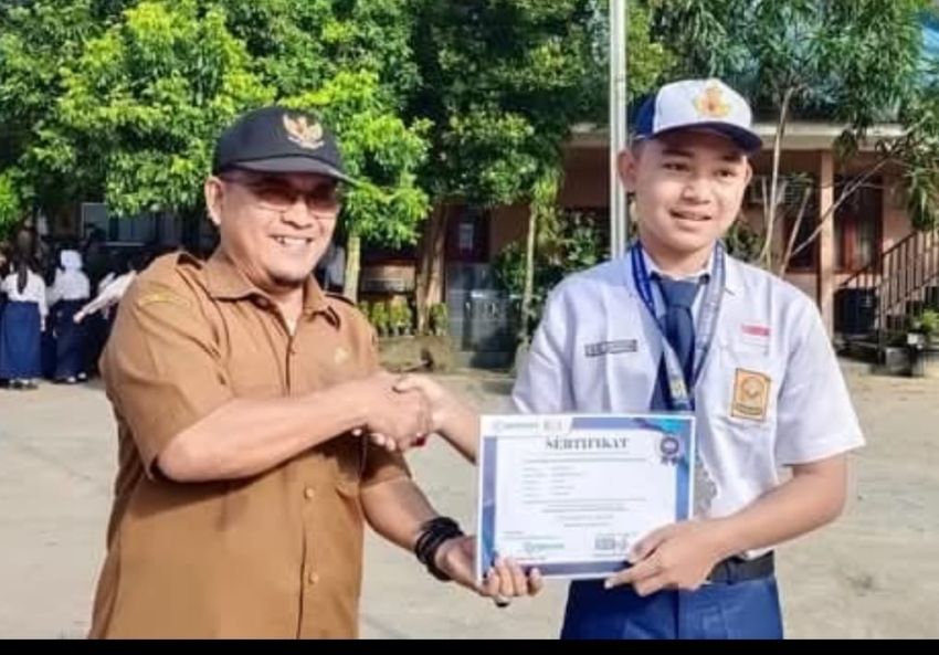 Siswa UPT SMPN 4 Siak Hulu Kembali Ukir Prestasi, Sabet Medali Perak di Ajang Olimpiade Sains Nasional