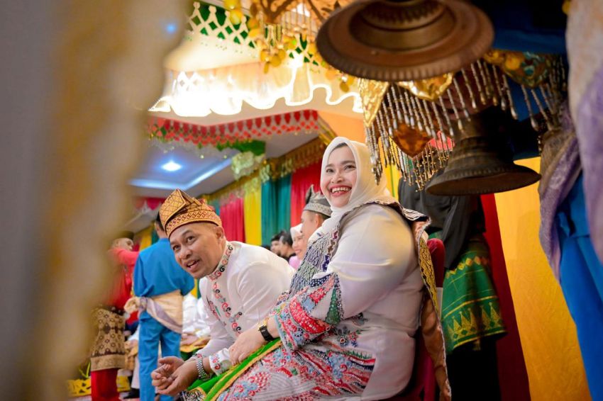 Pulang Dari Pelantikan dan Retreat, Bupati Kasmarni Disambut Meriah di Bumi Lancang Kuning