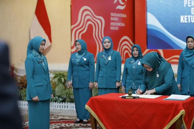 Hj Siti Aisyah Dilantik Jadi Ketua TP PKK dan Ketua Pembina Posyandu Kabupaten Bengkalis