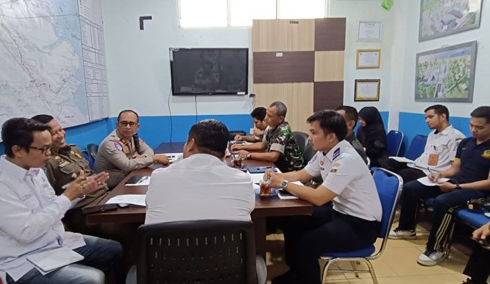 Kasat Lantas Polres Inhil Hadiri Rapat Forum LLAJ Terkait Penertiban Truck Angkutan Barang di Kota Tembilahan