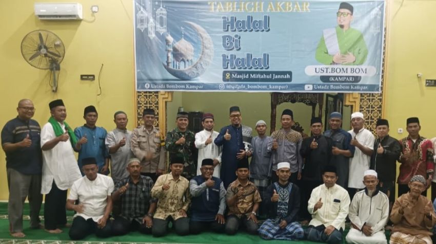 Babinsa Koramil 06/Siak Hulu Hadiri Tablig Akbar dan Halal Bihalal di Masjid Miftahul Jannah Desa Tanah Merah