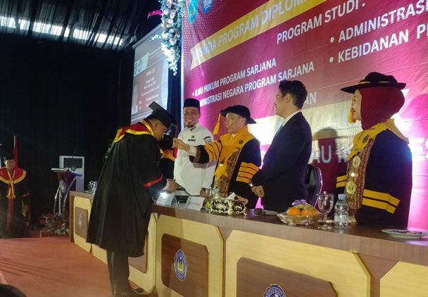 Wisuda 137 Mahasiswa, Bupati Harapkan Unrida Ikut Membangun Inhu Lebih Maju