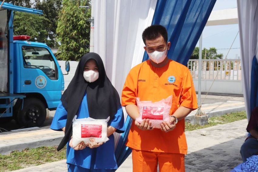Penyelundupan 3,7 Kilogram Sabu dan 28 Ribu Ekstasi via Bandara SSK II Berhasil Diungkap