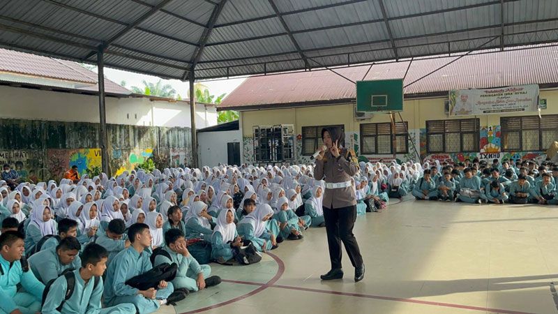 Satlantas Polres Kampar Berikan Edukasi Ketertiban dan Keselamatan Lalu Lintas di UPT SMP Negeri 1 Bangkinang Kota