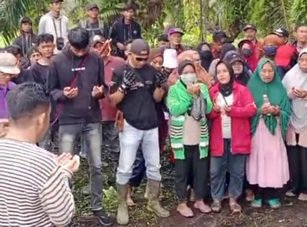 Bela Perusahaan, Warga Desa Sungai Raya Jaga Kebun PT SBP