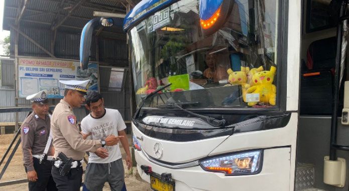 Satlantas Periksa Sejumlah Kendaraan Angkutan Barang yang Masuk ke Kota Tembilahan