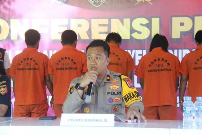 Tiga Mahasiswa Ditangkap, Penyelundupan 2.050 Karung Bawang Merah dan Ratusan Ban Bekas Ilegal Asal Malaysia Digagalkan