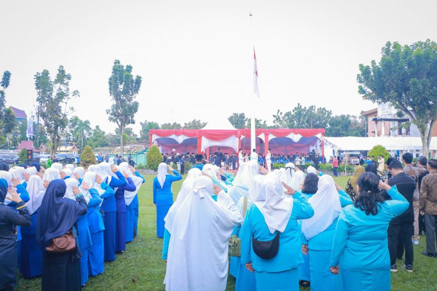 Pimpin Upacara Peringatan Hardiknas 2025, Agung Nugroho: Tenaga Pendidik Diharapkan Lebih Ramah kepada Pelajar