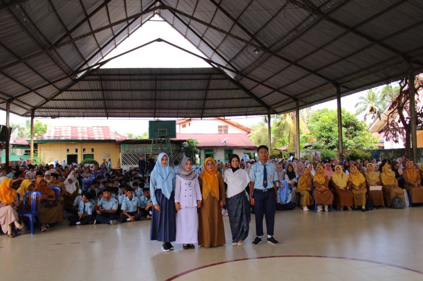 UPT SMP Negeri 1 Bangkinang Kota Kembalikan Siswa Kelas IX TP 2024-2025 kepada Orang Tua