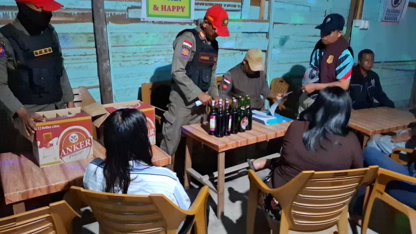 Meresahkan, Empat Warung Remang-remang di Siak Hulu Digerebek dan Disegel