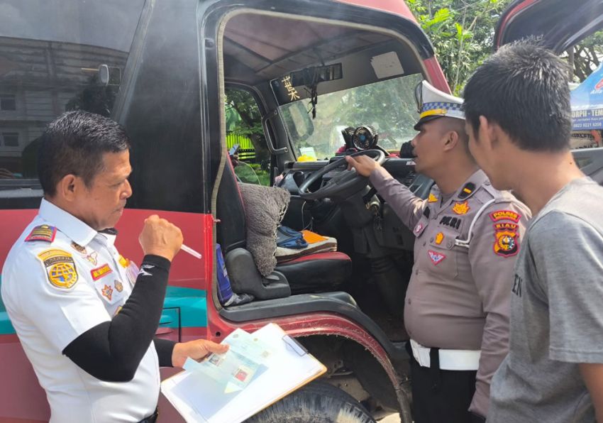 Long Weekend, Satlantas Polres Inhil Lakukan Kegiatan Rhamchek Bersama Tim Gabungan