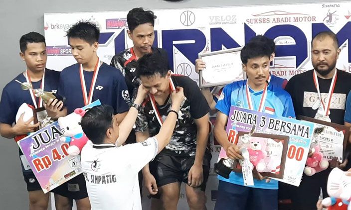 Ganda Putra RBC Juarai Turnamen Badminton Kapolsek Pekanbaru Kota, Simpatig Cup 2025