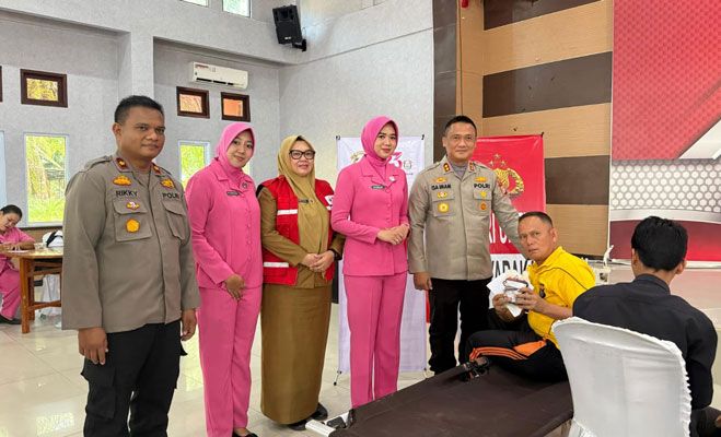 Semarak Bhayangkara Ke-79, Polres Rohil Bersama PMI Gelar Donor Darah