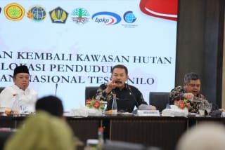 Jaksa Agung Pimpin Rapat Penertiban Kawasan Hutan di Riau
