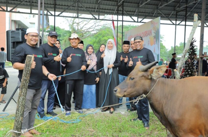 Bupati Herman Pimpin Langsung Penyembelihan Hewan Kurban di Sekretariat Daerah Inhil