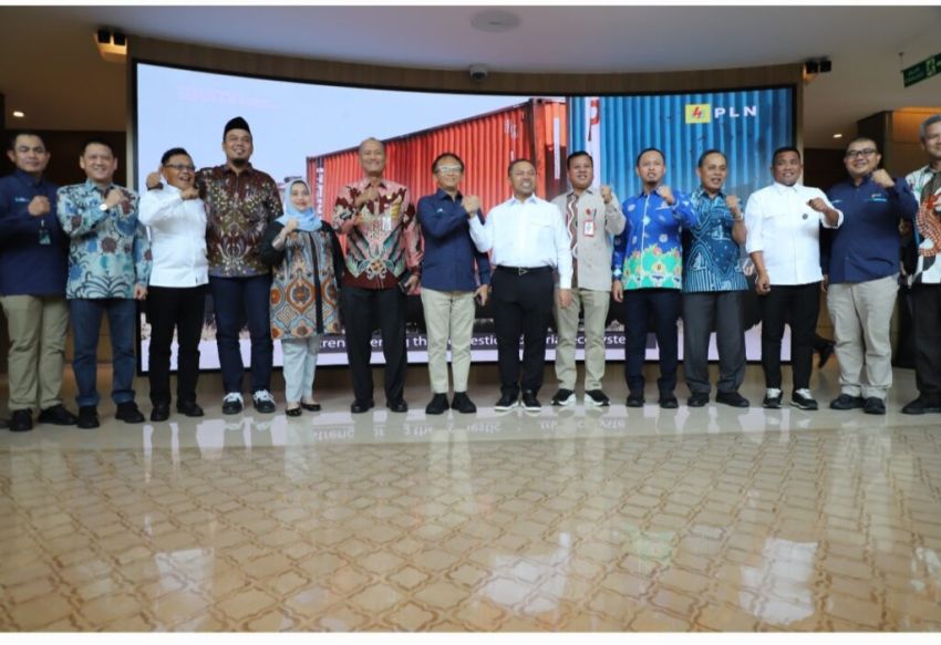 Bupati Herman Datangi Kantor Pusat PLN, Sampaikan Listrik Di Inhil Belum Hidup 24 Jam