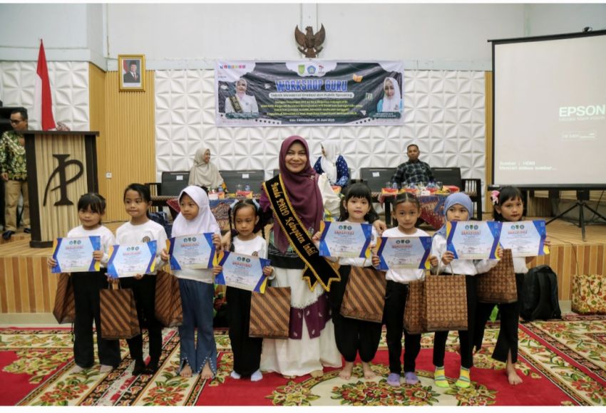 Hadiri Workshop Kependidikan, Bunda PAUD Inhil Harapkan Tenaga Pendidik Inhil Lebih Profesional dan Handal