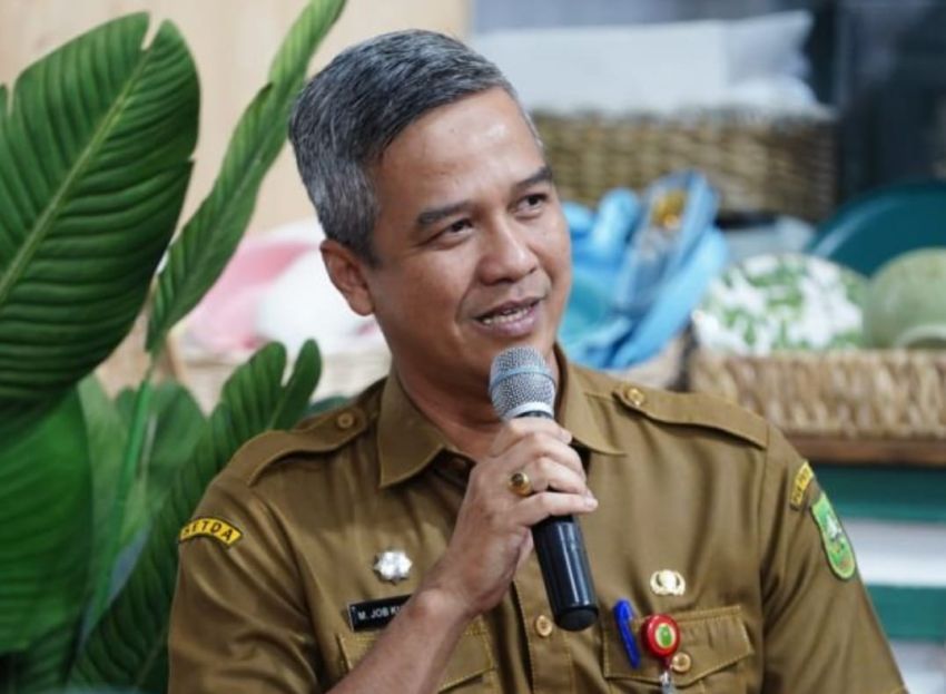 Abdul Wahid Tunjuk Job Kurniawan Plh Sekdaprov Riau