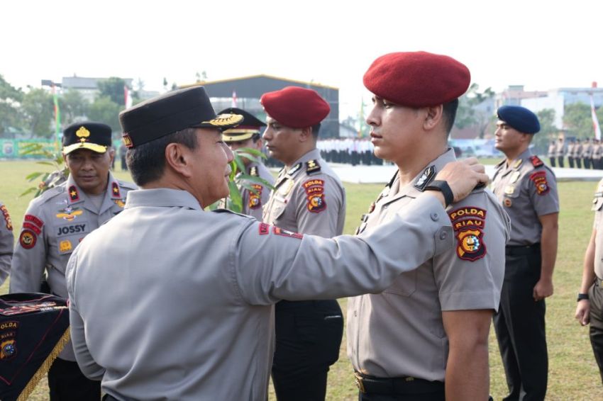 937 Personel Polda Riau Naik Pangkat
