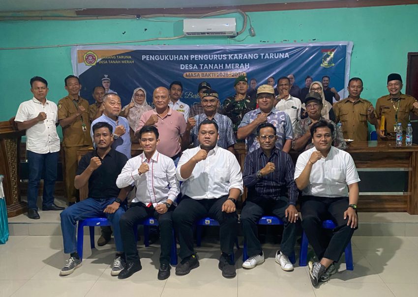 Babinsa Koramil 06/Siak Hulu Hadiri Pelantikan Pengurus Karang Taruna Desa Tanah Merah
