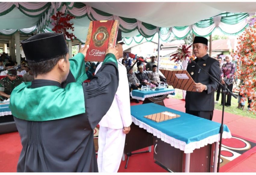Lantik Kepala Desa Sekara dan Ketua TP-PKK, Bupati Herman Tekankan Inovasi dan Ketahanan Pangan