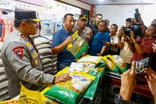 Polisi Amankan Pelaku Pemain Lama Beras Oplosan di Pekanbaru