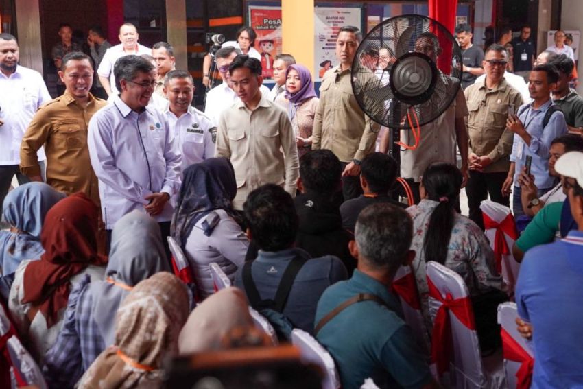 Tinjau Penyaluran BSU di Pekanbaru, Gibran: Jangan Dipakai Buat Judol!
