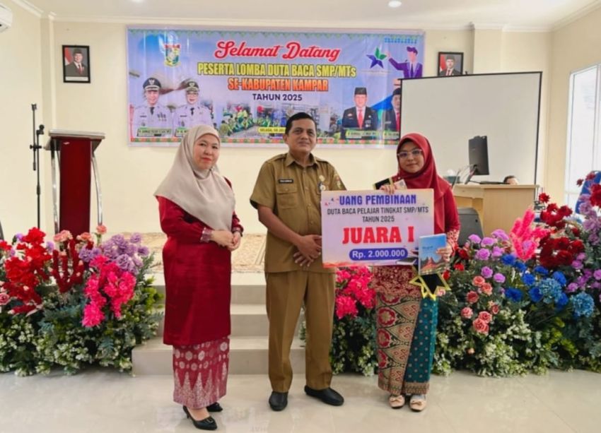 UPT SMP Negeri 1 Bangkinang Kota Juara I Lomba Duta Baca SMP/MTS Se-Kabupaten Kampar 2025