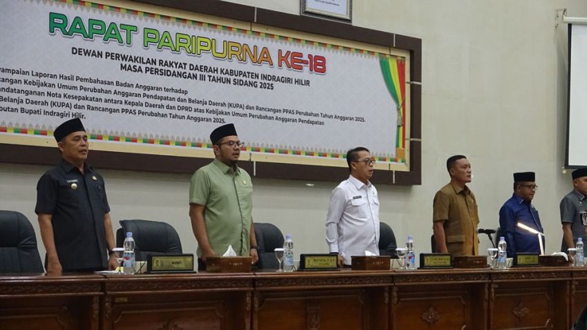 Nota Kesepakatan KUPA dan PPAS Perubahan 2025 Disepakati, Bupati Inhil Hadiri Paripurna Ke-18 DPRD