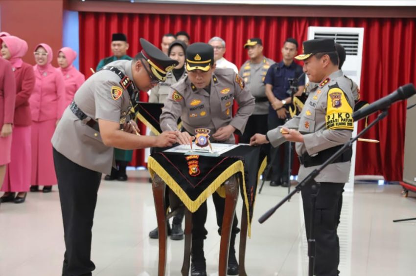 4 Pejabat Utama dan 4 Kapolres di Jajaran Polda Riau Dimutasi