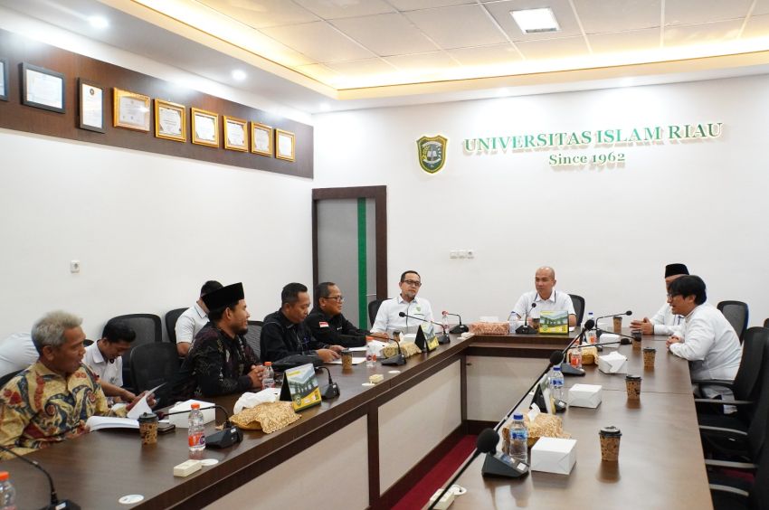KPU Riau Jalin Kerja Sama Strategis dengan UIR