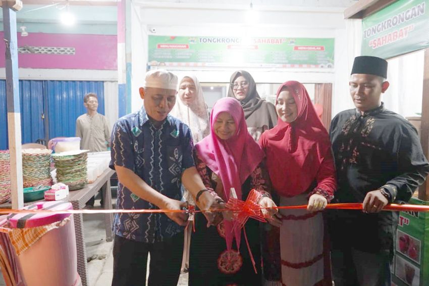 Tembilahan Kini Punya Tempat Nongkrong Baru, Bupati Inhil Resmikan &ldquo;Tongkrongan Sahabat&rdquo;