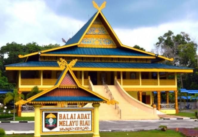 Riau Tuan Rumah Musyawarah V Lembaga Adat Rumpun Melayu se-Sumatera