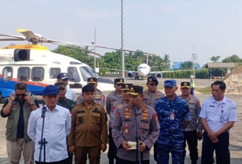 Kapolri, Menteri LH dan Gubernur Tinjau Karhutla Rohil dan Rohul