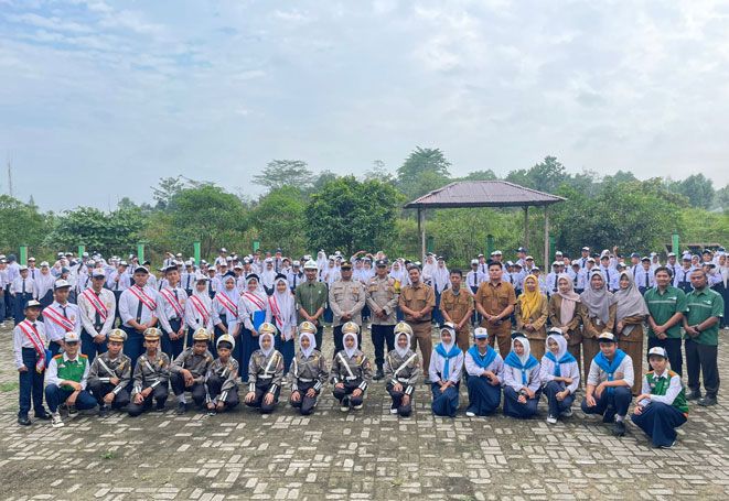 Aksi Hijaukan Riau: SMP Binaan PT TPP Tanam Pohon untuk Green Policing