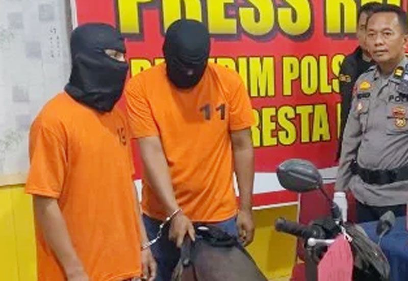 Dua Residivis Bobol Rumah Kakek Penjual Goreng untuk Beli Sabu