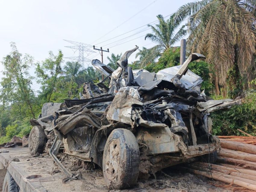 Laka Maut di Jalintim Libatkan 2 Truk Tronton dan Grand Max, Lima Tewas