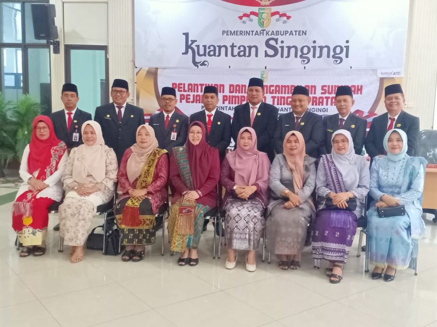 Bupati Kuansing Suhardiman Amby Akhirnya Lantik Sekda Defenitif bersama Beberapa Pejabat Eselon II