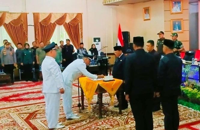Bupati Rohil Lantik 69 Penghulu, Perpanjangan Masa Tugas 2 Tahun