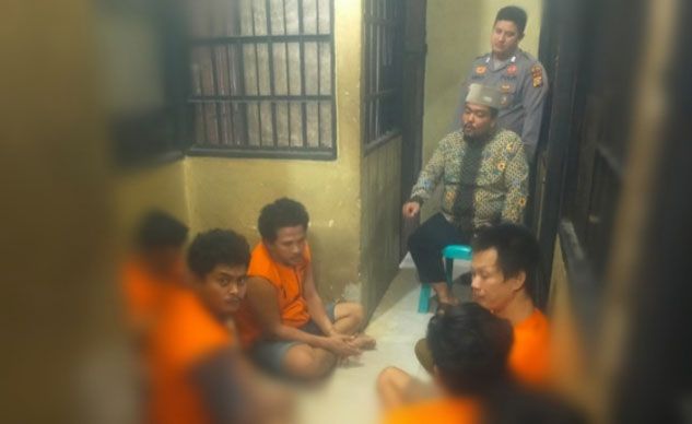 Kompol Herman Pelani Berikan Pembinaan Rohani dan Mental kepada Sejumlah Tahanan