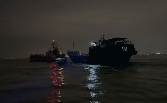 Bakamla RI Berhasil Selamatkan Kapal Nelayan Mati Mesin di Perairan Batam