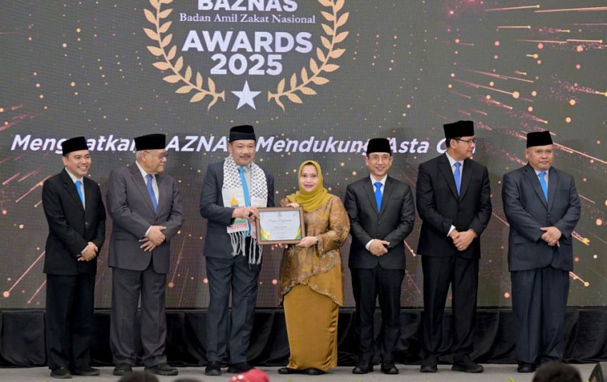 Bupati Bengkalis Kasmarni Raih BAZNAS Award 2025 untuk Kedua Kalinya, Bukti Komitmen Pengelolaan Zakat di Daerah