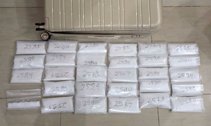 Polda Riau dan AVSEC Bandara SSK ll Gagalkan Penyelundupan 13 Kg Sabu Tujuan Kendari