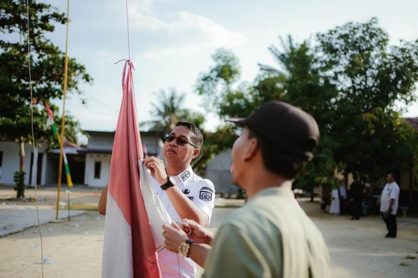 Wabup Jhoni Charles Imbau Datuk, Datin dan Lurah Jaga Kebersihan serta Tingkatkan Pelayanan Kantor