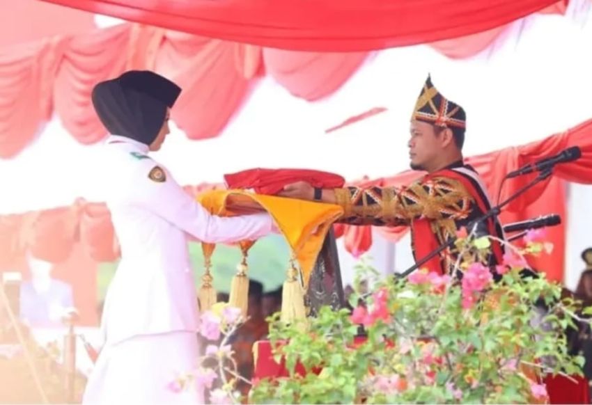 Pimpin Upacara Hari Kemerdekaan RI Ke-80, Wako Pekanbaru: Tumbuhkan Semangat Gotong Royong