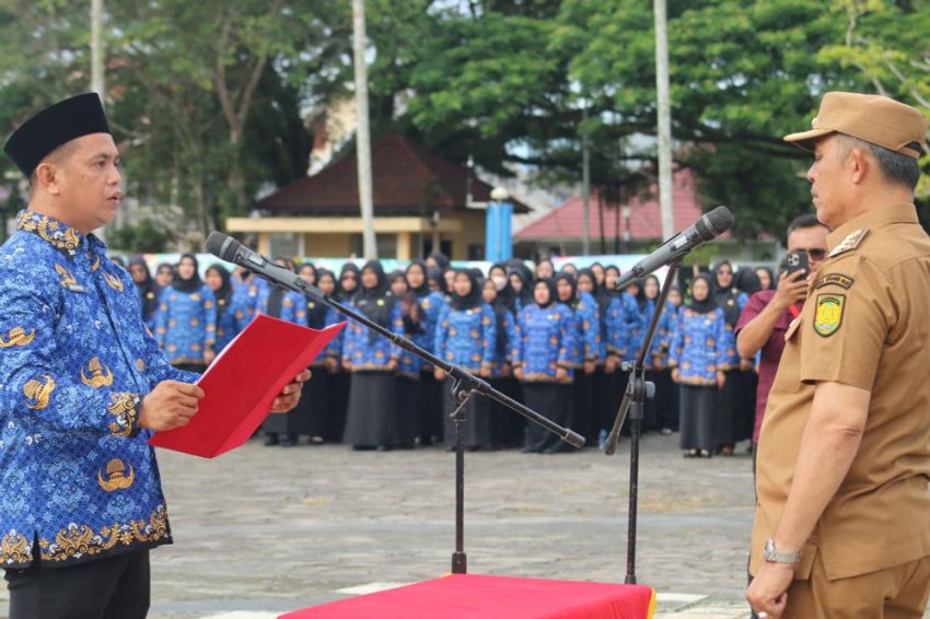 Bupati Inhil H. Herman Serahkan 996 SK PPPK, CPNS dan PNS IPDN 2025