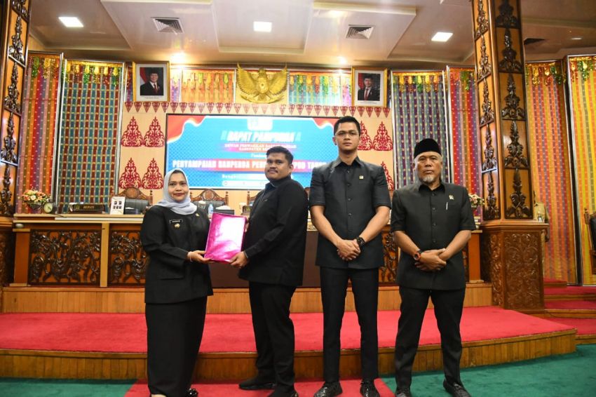 Bupati Bengkalis Sampaikan Ranperda Perubahan APBD 2025