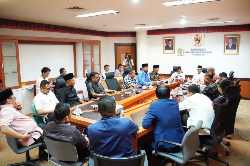 KPU Riau Audiensi ke DPRD, Bahas Penataan Dapil dan Alokasi Kursi