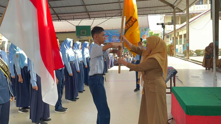 Pengurus OSIS UPT SMP Negeri 1 Bangkinang Kota Periode 2025-2026 Resmi Dilantik