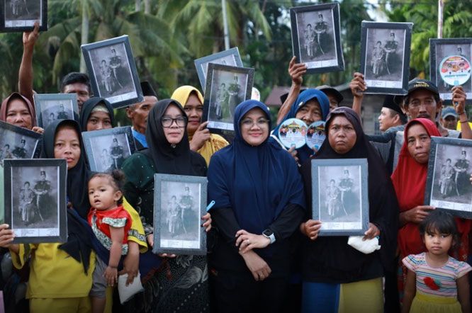 Bersempena Hari Jadi Kabupaten Siak ke-26, Bupati Afni Berbagi Kebahagian Bersama Warga Teluk Lanus